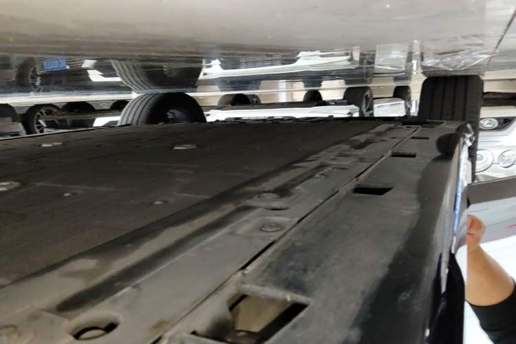 Used Avatr 06 2025 Ultra Pure Electric Edition Right Side Sill