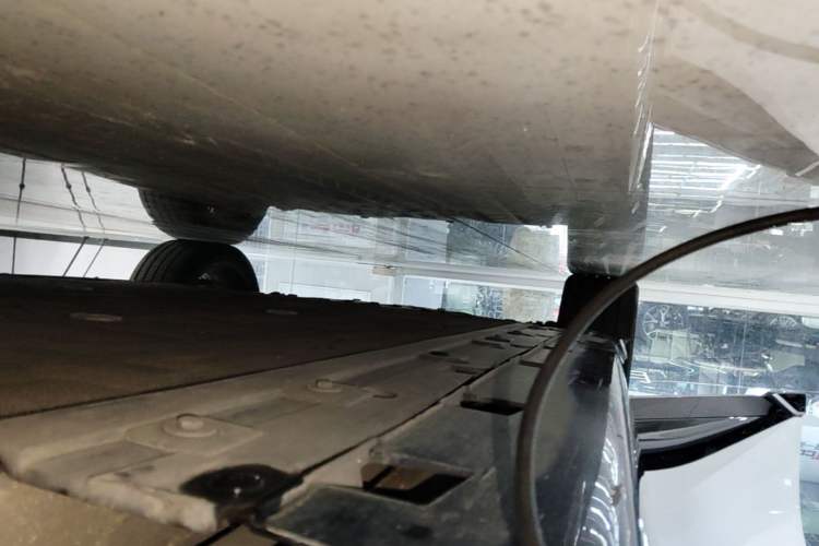 Used Avatr 06 2025 Ultra Pure Electric Edition Right Side Sill