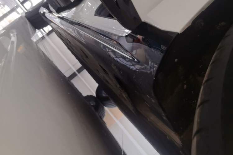 Used Avatr 06 2025 Ultra Pure Electric Edition Right Side Sill