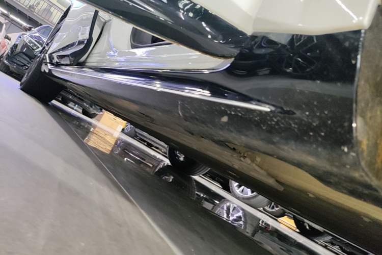 Used Avatr 06 2025 Ultra Pure Electric Edition Right Side Sill