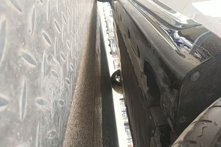 Used Avatr 06 2025 Max Extended-Range Edition Right Side Sill