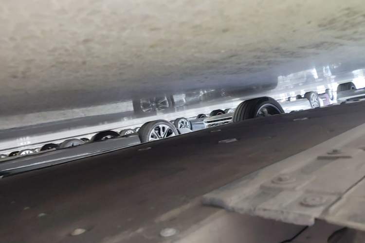 Used Avatr 06 2025 Ultra Pure Electric Edition Right Side Sill