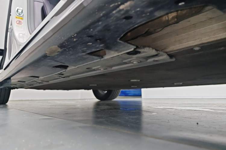 Used Avatr 06 2025 Ultra Pure Electric Edition Right Side Sill