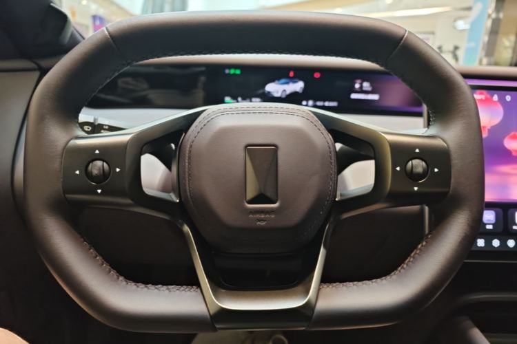 Used Avatr 06 2025 Ultra Pure Electric Edition Steering Wheel