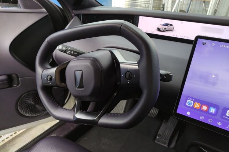 Used Avatr 06 2025 Ultra Pure Electric Edition Steering Wheel