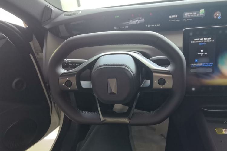 Used Avatr 06 2025 Ultra Pure Electric Edition Steering Wheel