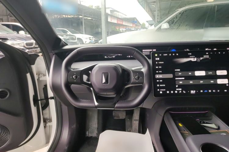 Used Avatr 06 2025 Ultra Pure Electric Edition Steering Wheel