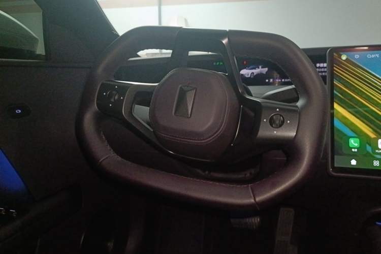 Used Avatr 06 2025 Max All-Electric Version Steering Wheel
