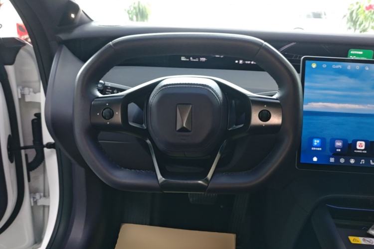 Used Avatr 06 2025 Ultra Pure Electric Edition Steering Wheel