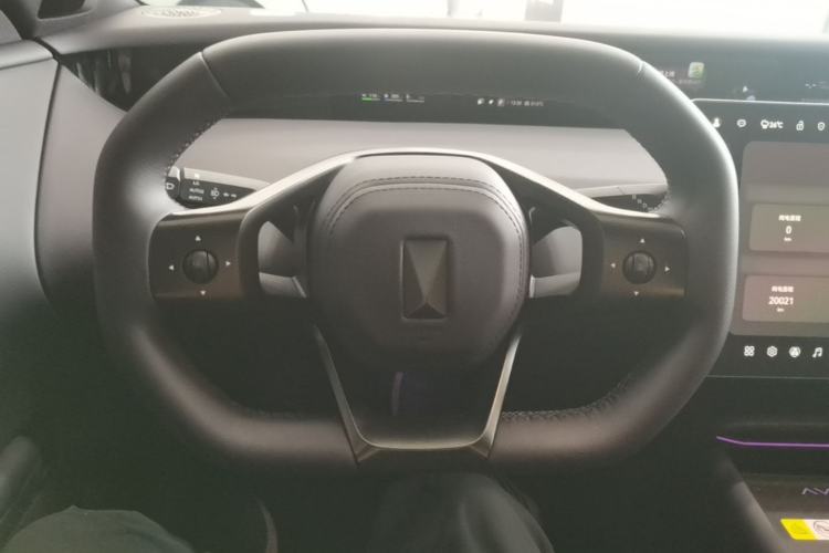 Used Avatr 06 2025 Max Extended-Range Edition Steering Wheel