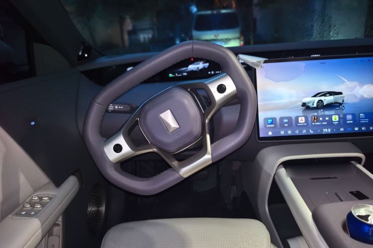 Used Avatr 06 2025 Pro All-Electric Version Steering Wheel