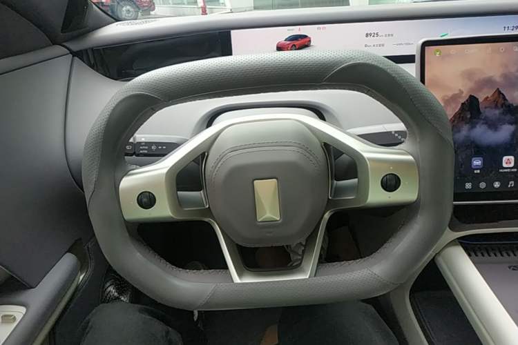 Used Avatr 06 2025 Max Extended-Range Edition Steering Wheel
