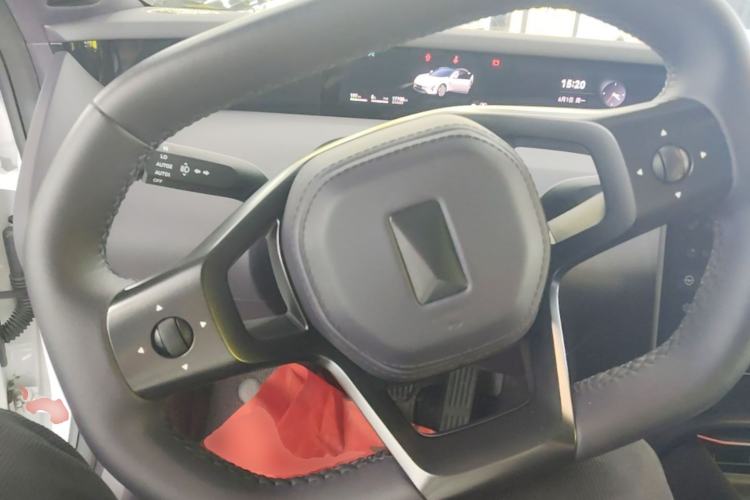 Used Avatr 06 2025 Ultra Pure Electric Edition Steering Wheel