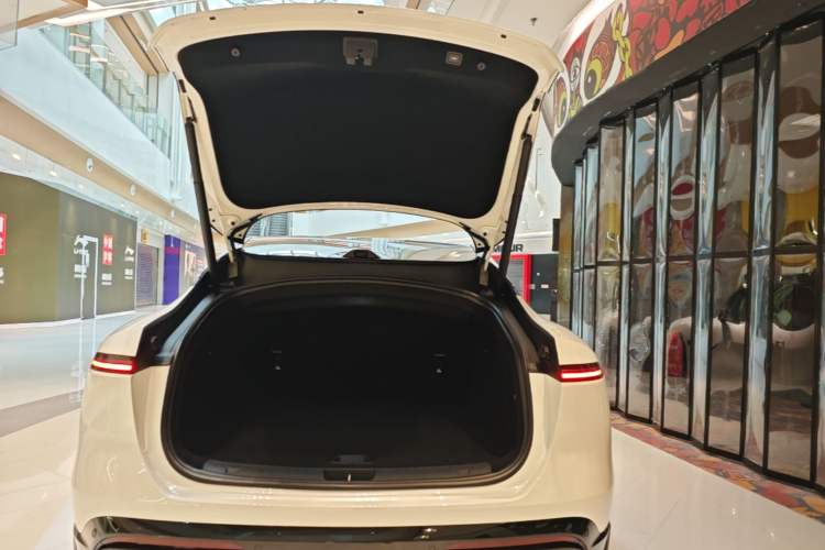 Used Avatr 06 2025 Ultra Pure Electric Edition Trunk