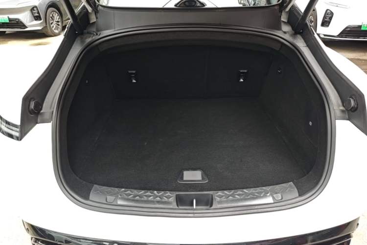 Used Avatr 06 2025 Ultra Pure Electric Edition Trunk