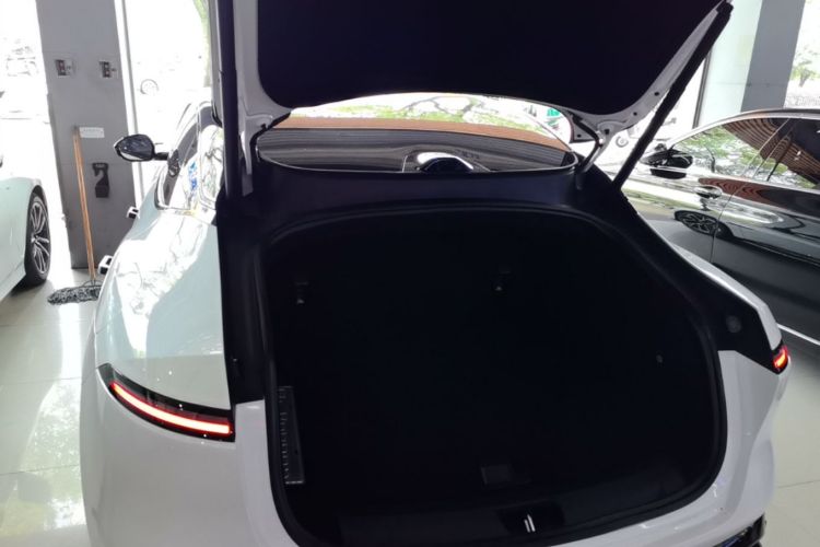 Used Avatr 06 2025 Ultra Pure Electric Edition Trunk