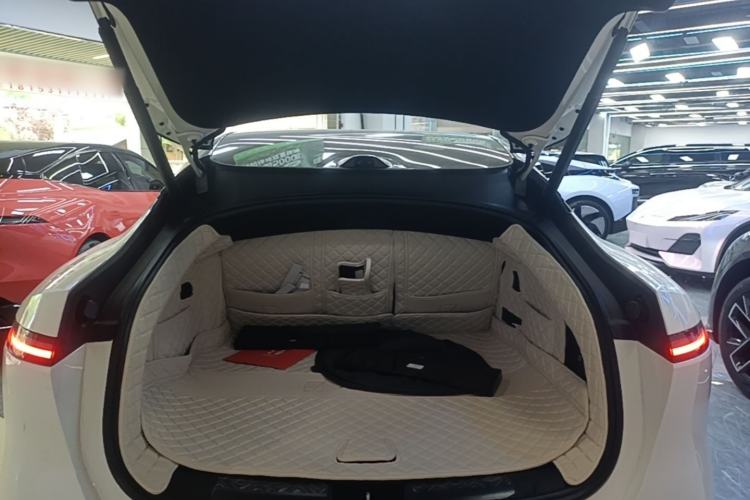 Used Avatr 06 2025 Max All-Electric Version Trunk