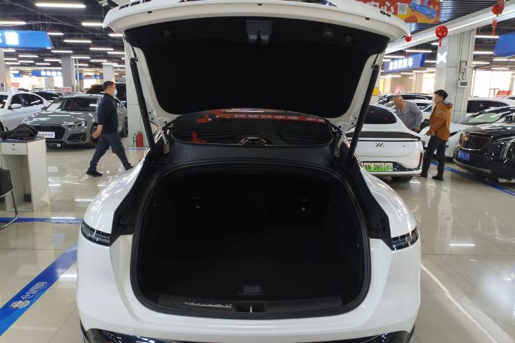 Used Avatr 06 2025 Ultra Pure Electric Edition Trunk