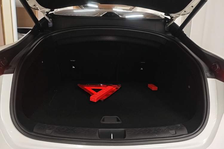 Used Avatr 06 2025 Ultra Pure Electric Edition Trunk