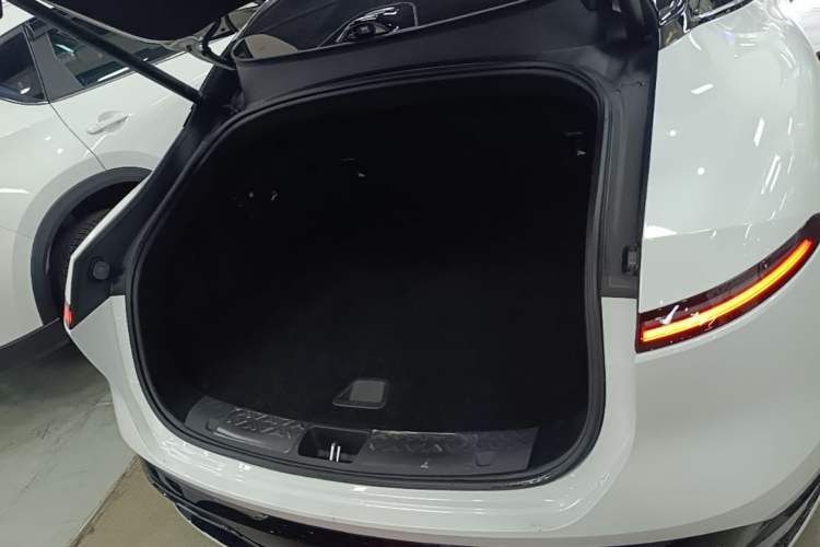 Used Avatr 06 2025 Ultra Pure Electric Edition Trunk
