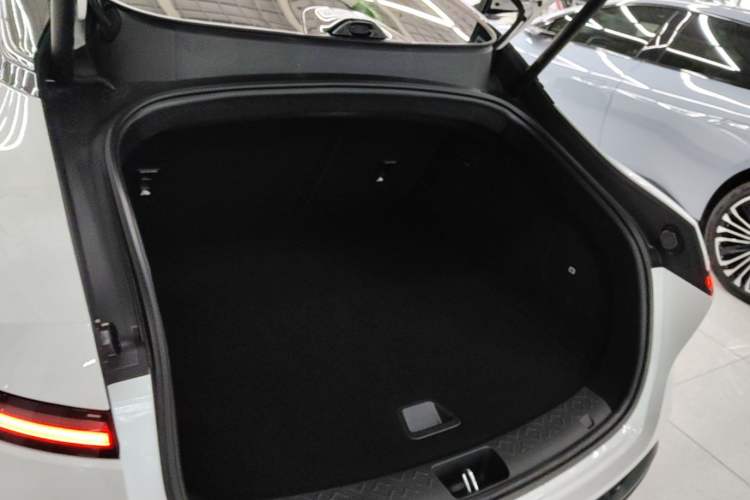 Used Avatr 06 2025 Ultra Pure Electric Edition Trunk