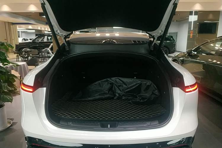 Used Avatr 06 2025 Ultra Pure Electric Edition Trunk
