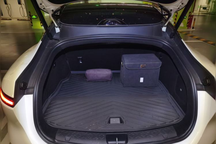 Used Avatr 06 2025 Pro All-Electric Version Trunk