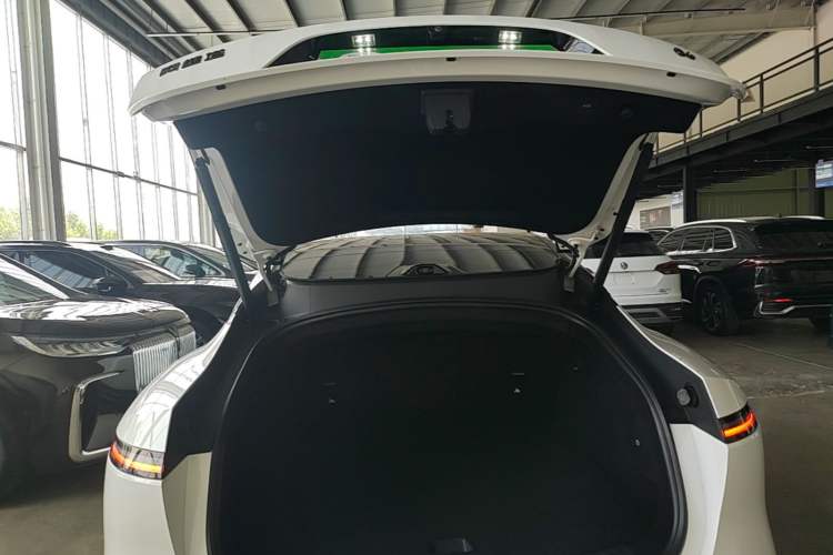 Used Avatr 06 2025 Ultra Pure Electric Edition Trunk