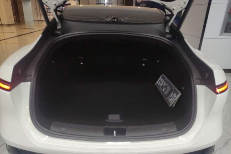 Used Avatr 06 2025 Ultra Pure Electric Edition Trunk