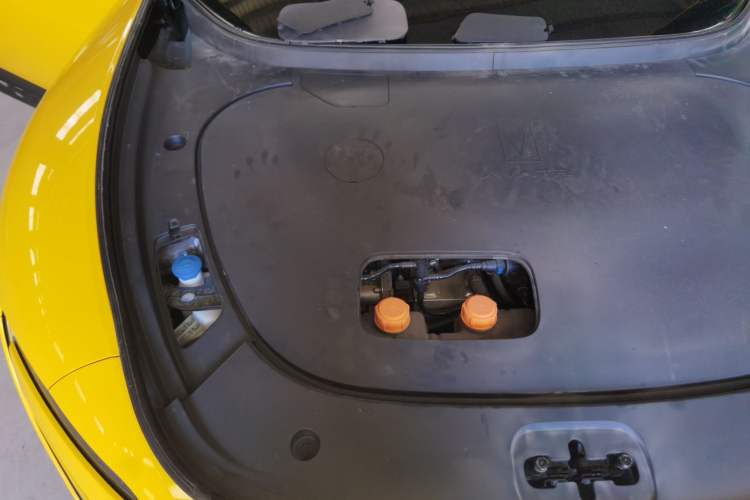 Used Avatr 06 2025 Max Extended-Range Edition Engine Bay Right