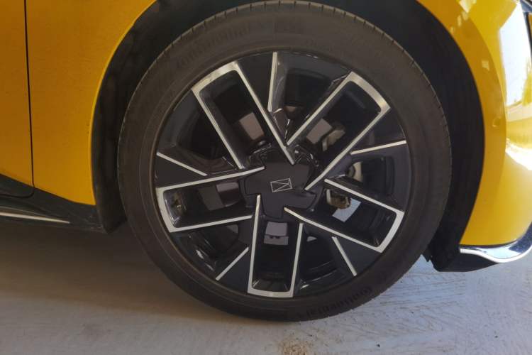 Used Avatr 06 2025 Max Extended-Range Edition Right Front Wheel Hub