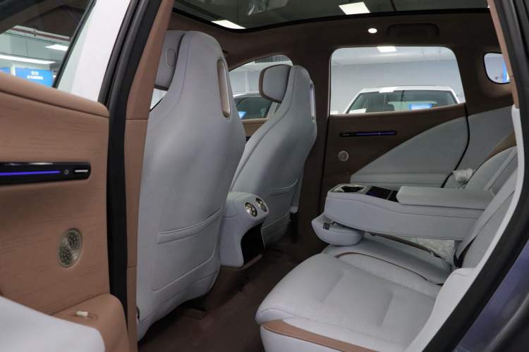 Used Avatr 07 2024 Pro Extended-Range Edition Interior 9