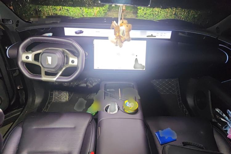 Used Avatr 07 2024 Pro Extended-Range Edition Center Console