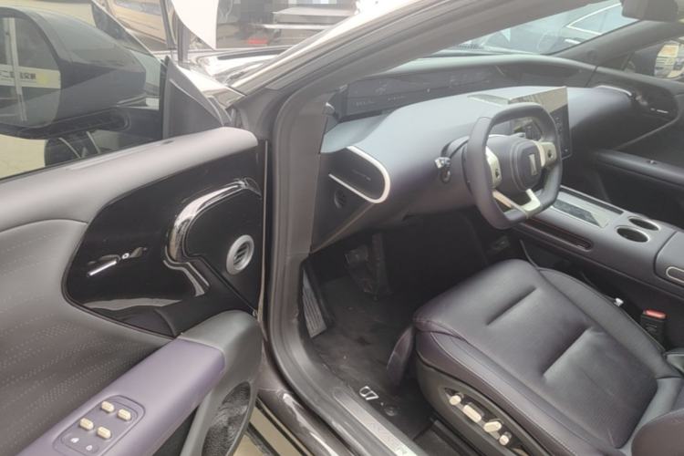 Used Avatr 07 2024 Ultra Range-Extended Four-Wheel Drive Driver Seat