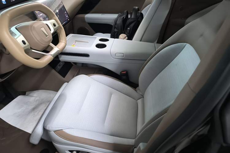 Used Avatr 07 2024 Pro+ Range-Extended Edition Left Front Seat