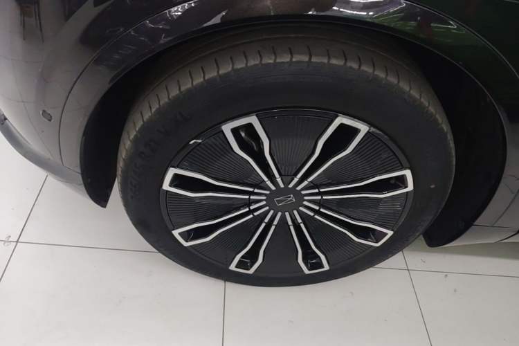 Used Avatr 07 2024 Max Extended-Range Edition Left Front Wheel Hub