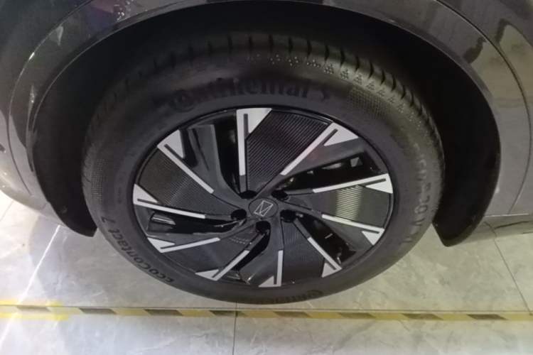 Used Avatr 07 2024 Pro+ All-Electric Version Left Front Wheel Hub