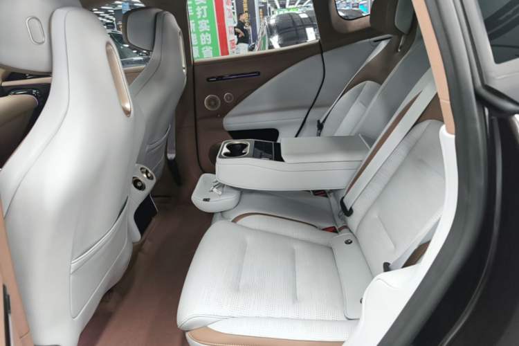 Used Avatr 07 2024 Max Extended-Range Edition Left Rear Seat