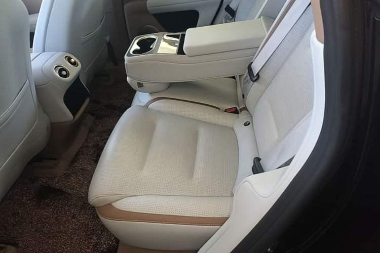 Used Avatr 07 2024 Max Extended-Range Edition Left Rear Seat