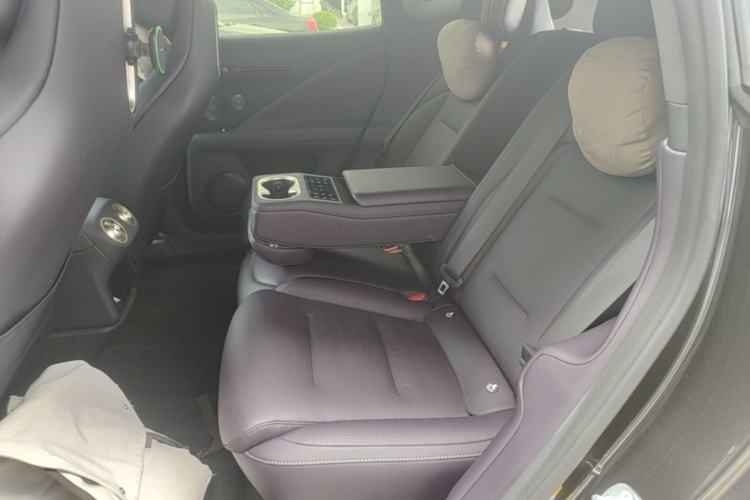 Used Avatr 07 2024 Ultra Range-Extended Four-Wheel Drive Left Rear Seat