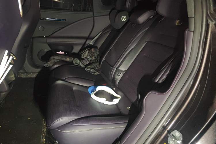 Used Avatr 07 2024 Pro Extended-Range Edition Left Rear Seat