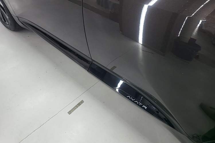 Used Avatr 07 2024 Max Extended-Range Edition Left Side Sill