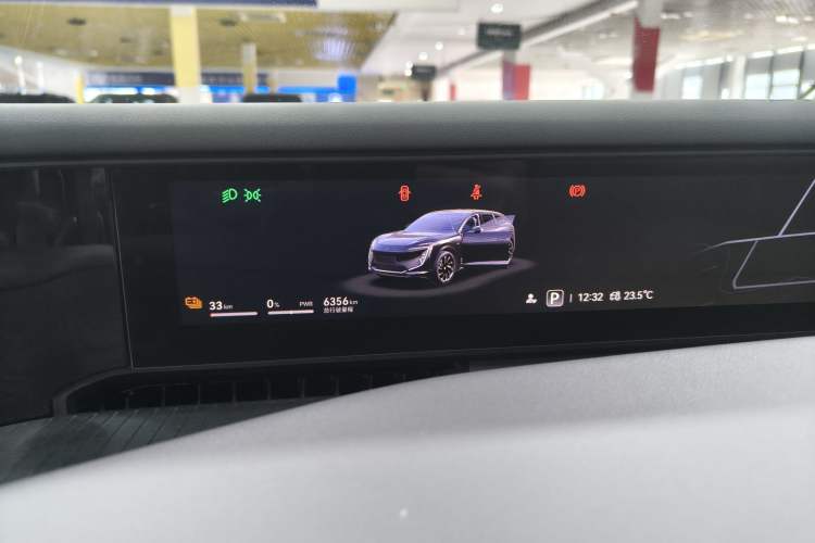 Used Avatr 07 2024 Pro+ All-Electric Version Odometer Close Up