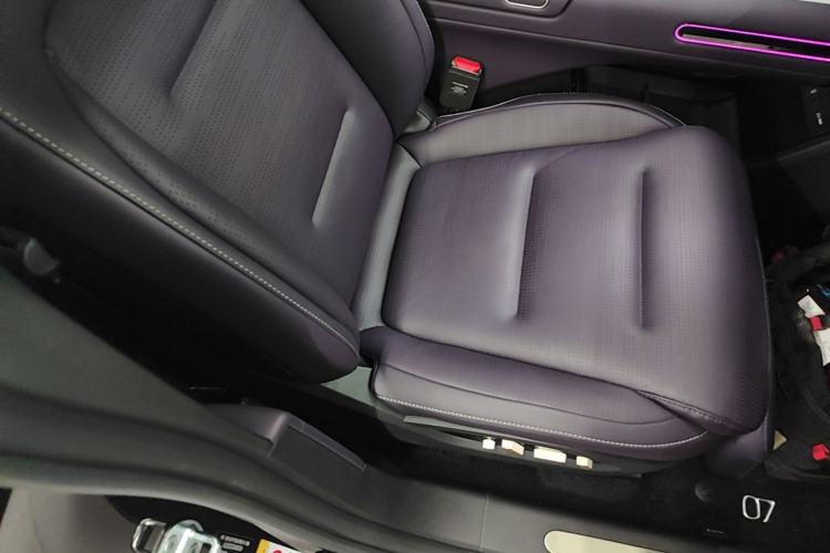 Used Avatr 07 2024 Max Extended-Range Edition Right Front Seat
