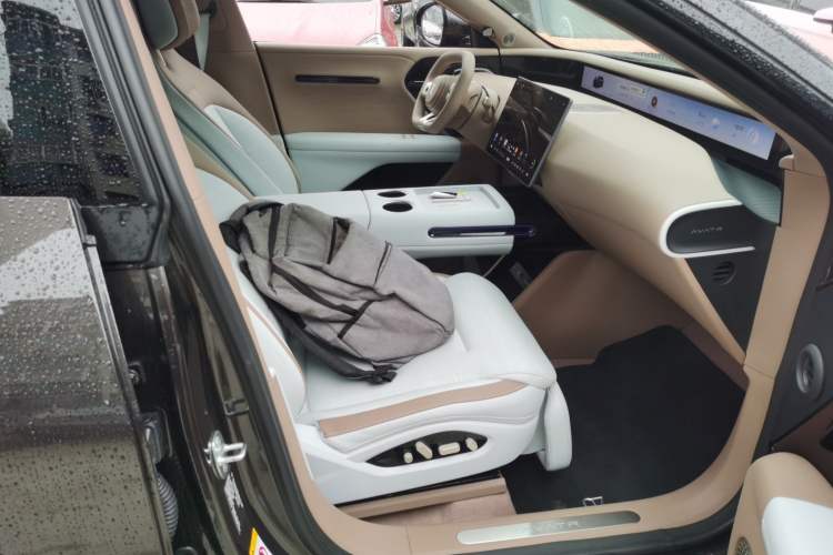 Used Avatr 07 2024 Pro+ All-Electric Version Right Front Seat