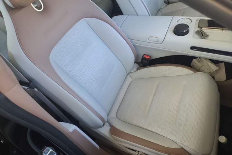 Used Avatr 07 2024 Max Extended-Range Edition Right Front Seat