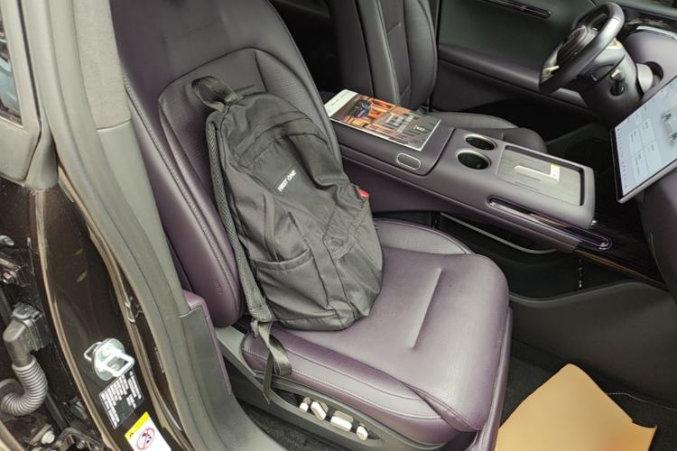 Used Avatr 07 2024 Pro+ Range-Extended Edition Right Front Seat