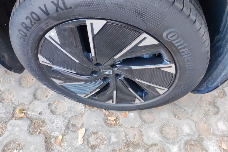 Used Avatr 07 2024 Max Extended-Range Edition Right Front Wheel Hub