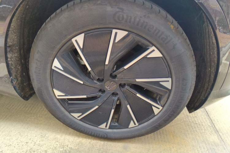 Used Avatr 07 2024 Pro+ All-Electric Version Right Front Wheel Hub