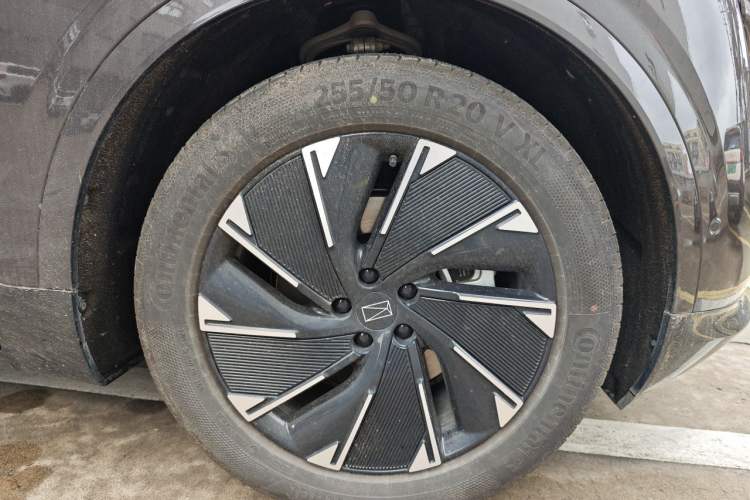 Used Avatr 07 2024 Max Extended-Range Edition Right Front Wheel Hub